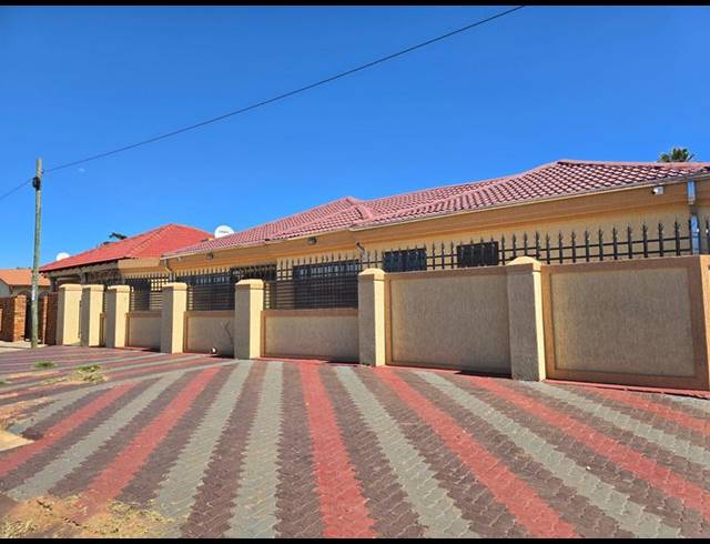 3 BEDROOM HOUSE FOR SALE IN SILUMA VIEW